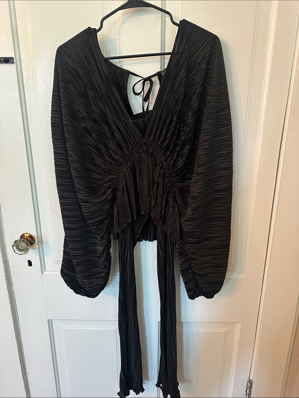 Black Pleated Long-Sleeve V-Neck Women's Top and Pant Set